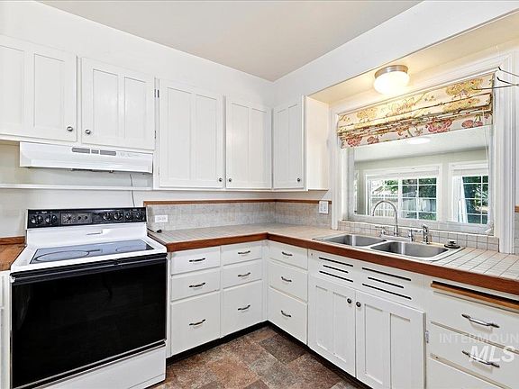 4th image of 707 11th Ave S