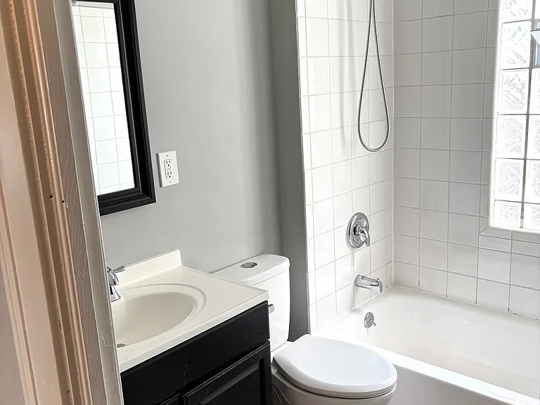 2163 Atkins Ave — Photo 10