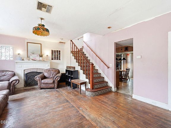3rd image of 216 Blanche Pl