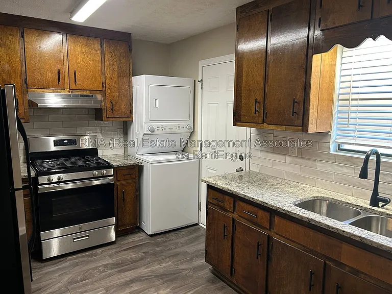 1045 Vineyard Rd #A — Photo 2