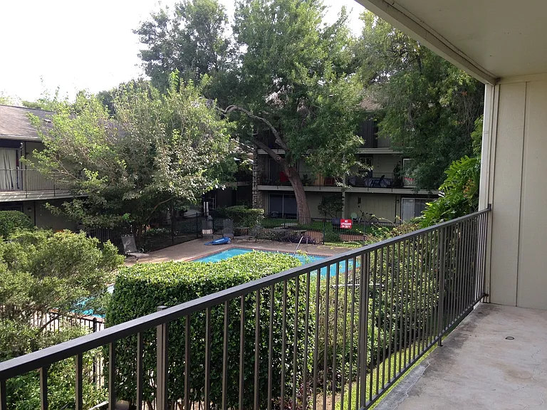500 E Riverside Dr #211 — Photo 22