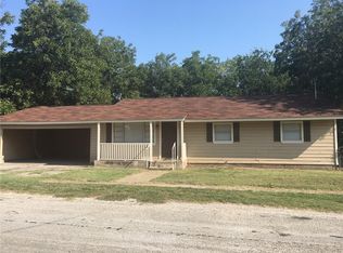 403 E Paine Ave, Comanche, TX 76442