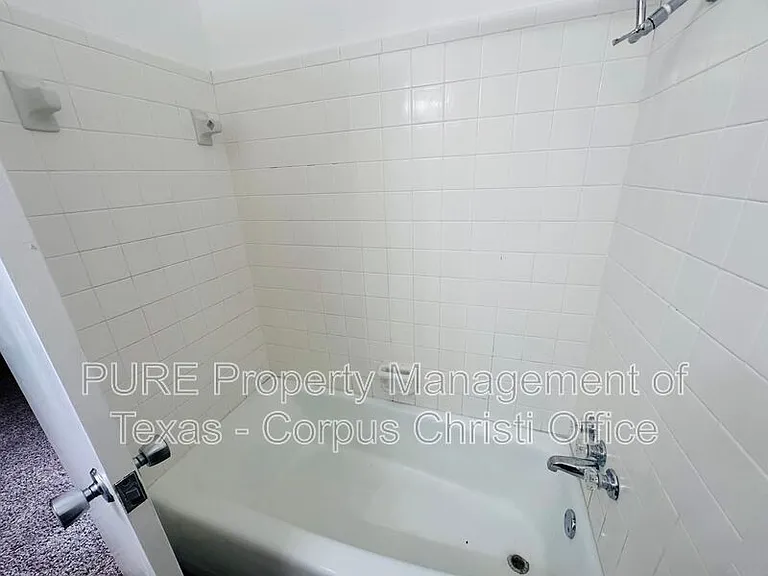 4006 Panama Dr — Photo 20