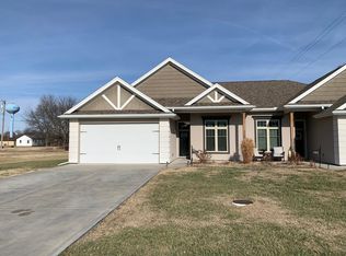 1002 Cumberland St, Burlington, KS 66839