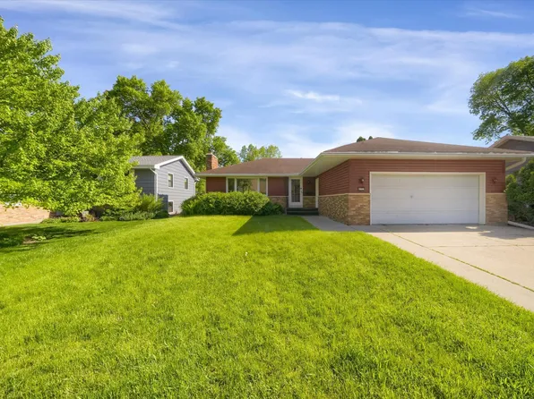 4707 Coffey Ln, Minneapolis, MN 55406
