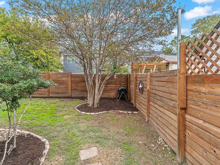 2606 Oaklawn Ave #2 — Photo 24