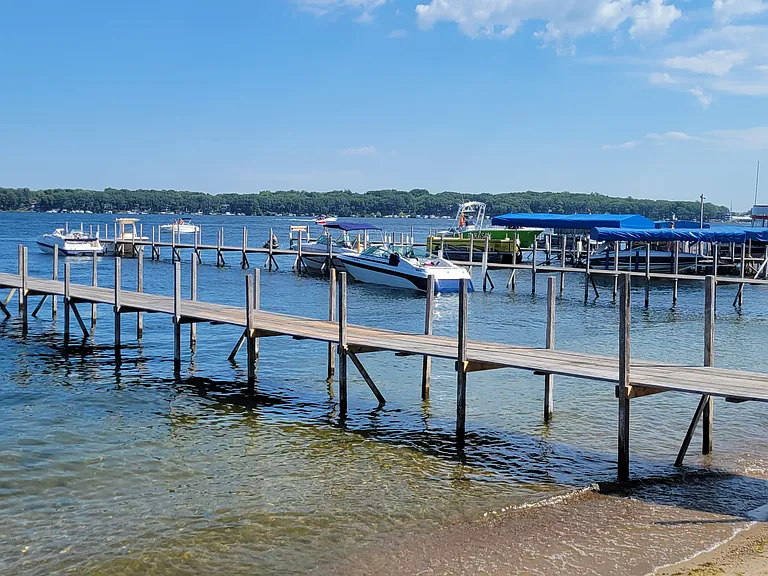 213 S Okoboji Grove Rd #D101 — Photo 27