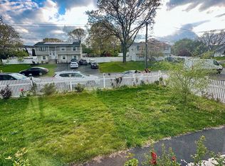 17 Astronomy Ln, Levittown, NY 11756