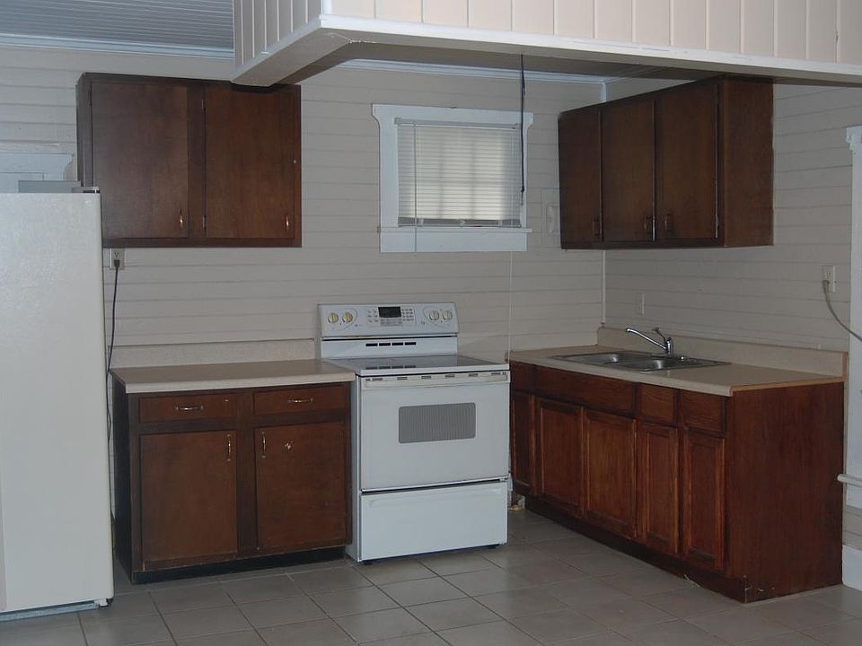 Kitchen & Living area