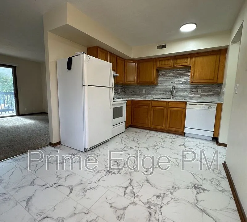2532 T St #4