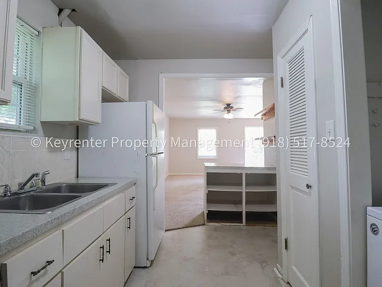 2144 N Garrison Pl — Photo 8