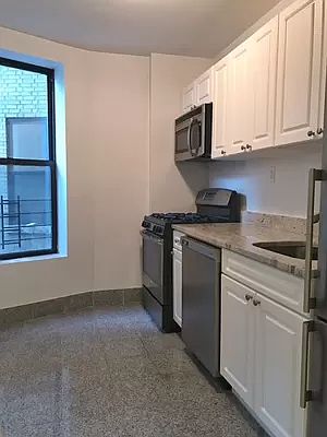 5th image of 643 W 171st St APT 45