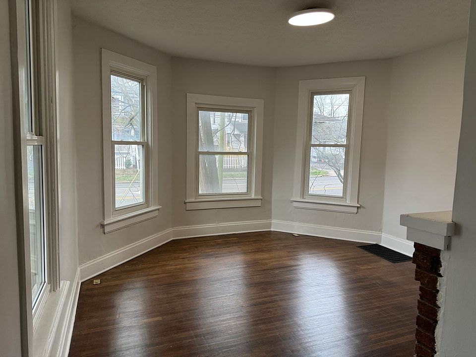 Parlor 130 W Central Ave. $2,000 per month 1496 sq feet 3 bedrooms 1 bath