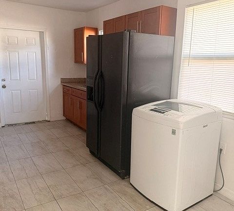 4th image of 3020 NW 66th St