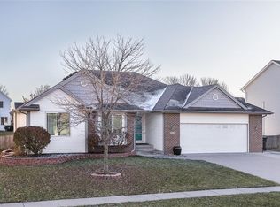 855 Cedar St, Waukee, IA 50263