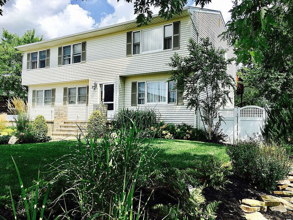 1st image of 9 Riverdale Ave