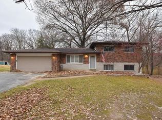 1225 Woodcrest Ln, Hazelwood, MO 63042