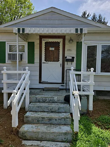 226 Roxbury Rd Photo 1