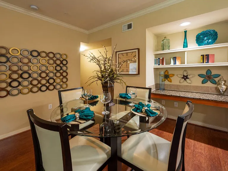 Oak Park Trails Model Dining