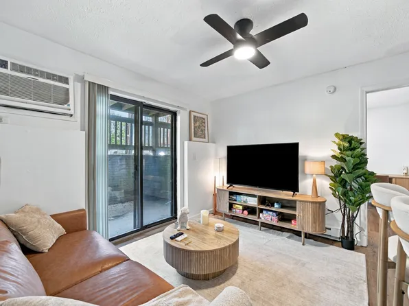261 W Wood St APT 3, West Lafayette, IN 47906