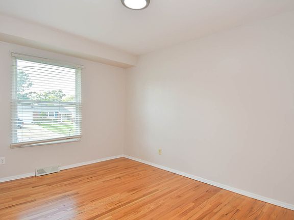 4th image of 3925 Mitchford Dr