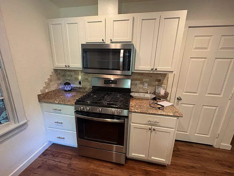 512 W Main St — Photo 15