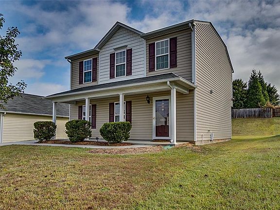 3rd image of 4808 Yellow Locust Dr