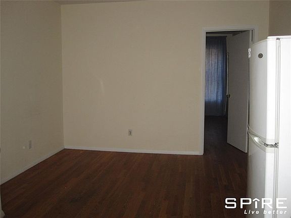 4th image of 317 W 35th St APT 5RW