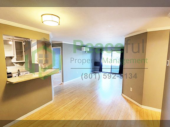 3rd image of 550 S 400 E #1-3112