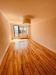 Rented by Metropolis Real Estate of Manhattan