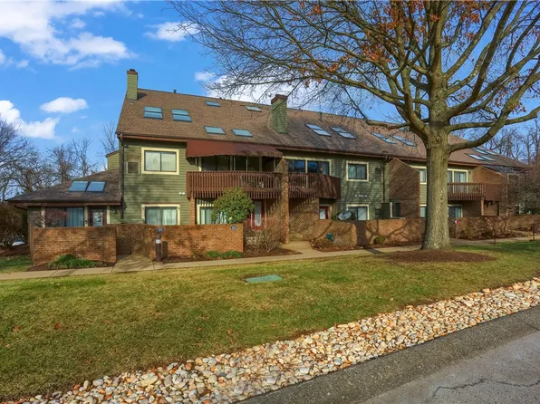 2814 Leona Ln, Coraopolis, PA 15108