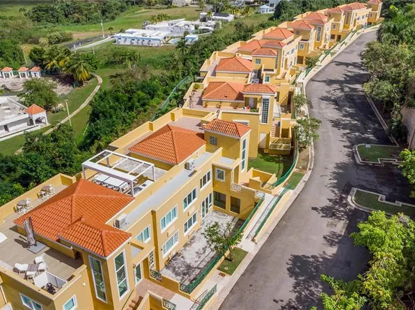 Calle 10 E #202, Rio Grande, PR 00745