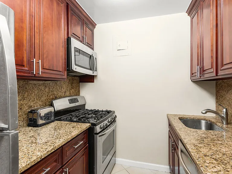 401 E 65th St #2-J — Photo 6