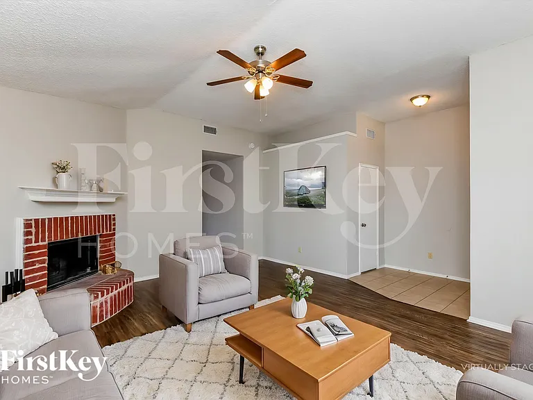 10913 Ives St — Photo 4