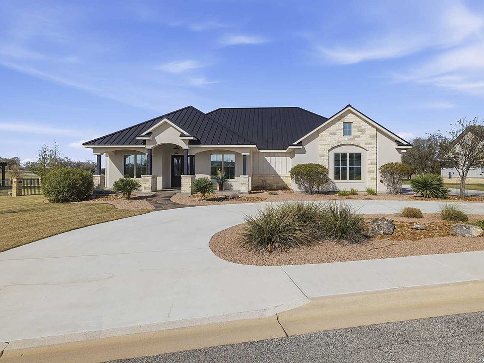 1st image of 1020 Cielo Dr