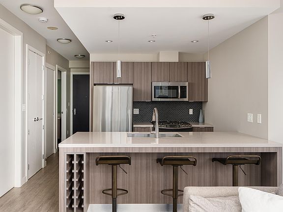 5th image of 1788 Ontario St #605