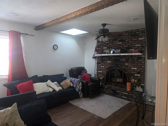 3rd image of 20 Birch Avenue