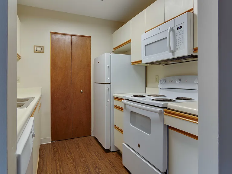 The Littletown Apartments — Photo 7