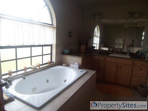 4th image of 11409 Starflower Ave