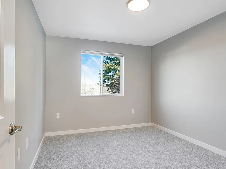 354 S 8th St #13 — Photo 29