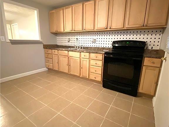 5th image of 6525 Larcomb Dr