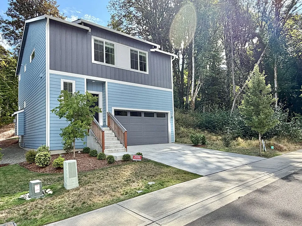 5738 Hawks Landing Pl NE