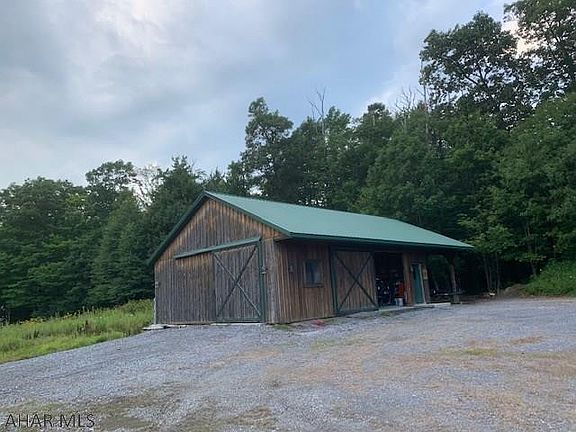 4th image of 3300 Johnstown Rd