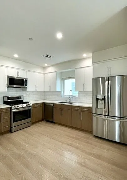 5222 Satsuma Ave — Photo 11