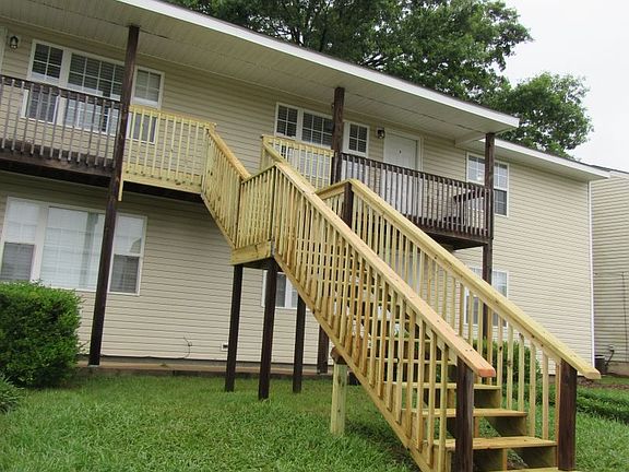 2nd image of 203 Glenwood Ln APT 3