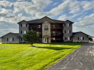 3215 S 16th Ave Unit 302, Eldridge, IA 52748