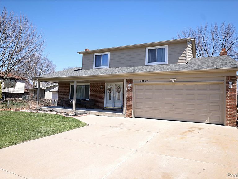 Listing photo 3