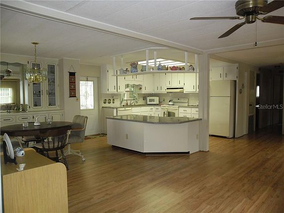 5th image of 17 Mountain Laurel Dr