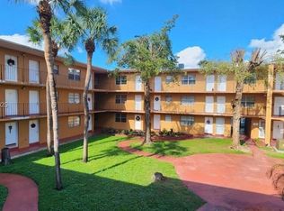 1280 W 54th St APT 322B, Hialeah, FL 33012