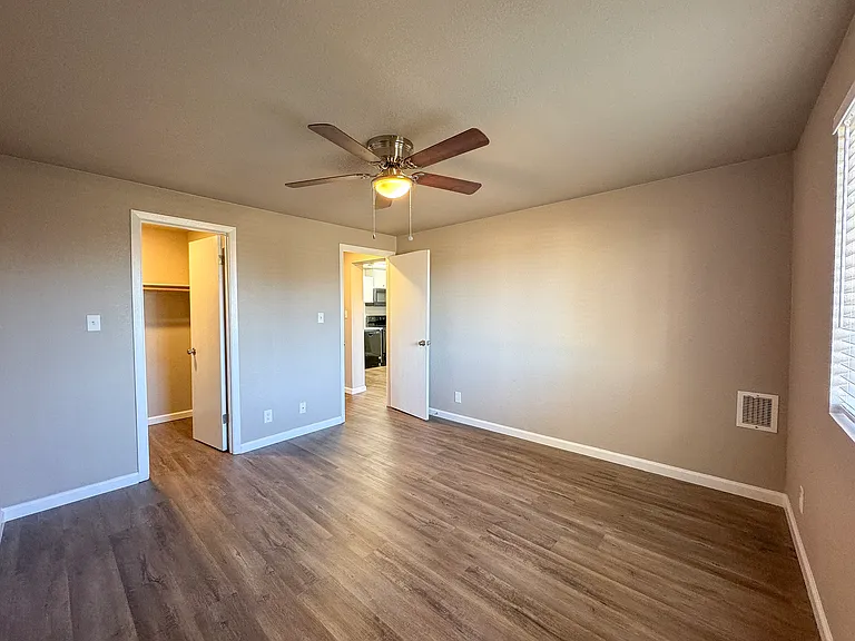 Autumn Chase Apartments — Photo 36